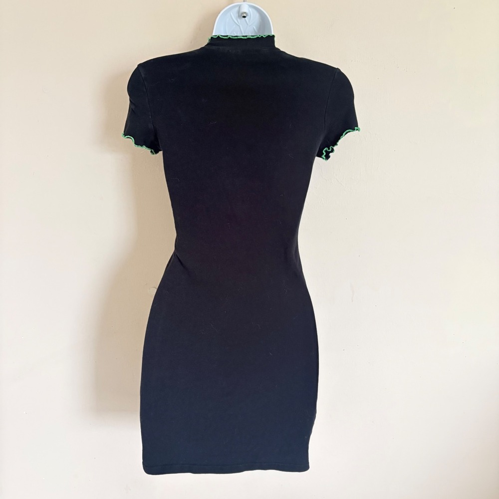 A.Lab Zumiez Blak Bodycon Neon Green Rose Print Ruffle Neck Mini Dress XS - Picture 4 of 16